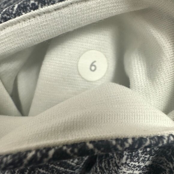 Lululemon Womens Size 6 High-Waisted Leggings Black & White Pattern - Picture 4 of 4